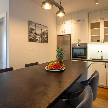 Morska 6 Luxury Znjan Apartmán *