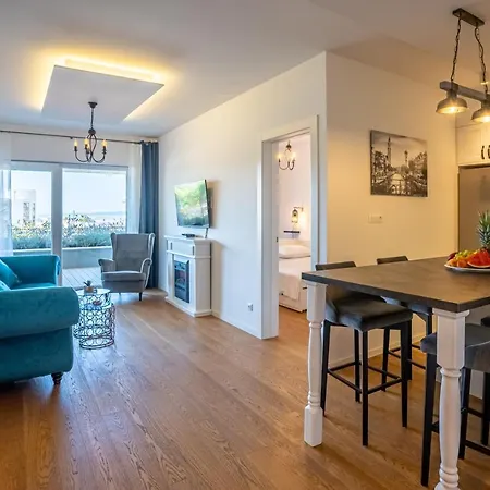 Morska 6 Luxury Znjan *